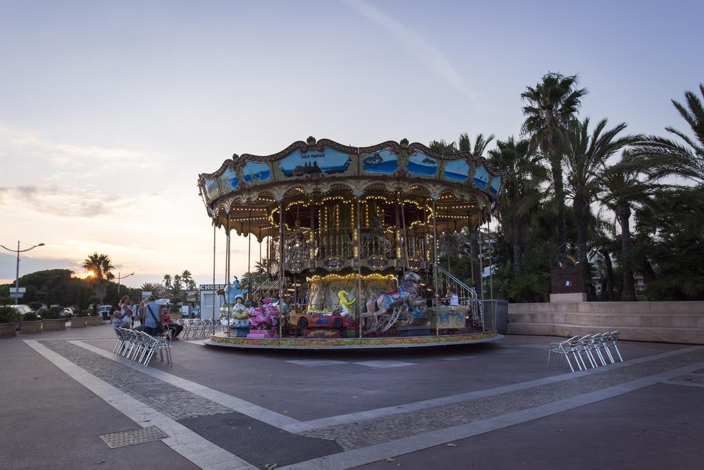 Village Vacances Le Lion De Mer Сен-Рафаель Екстер'єр фото